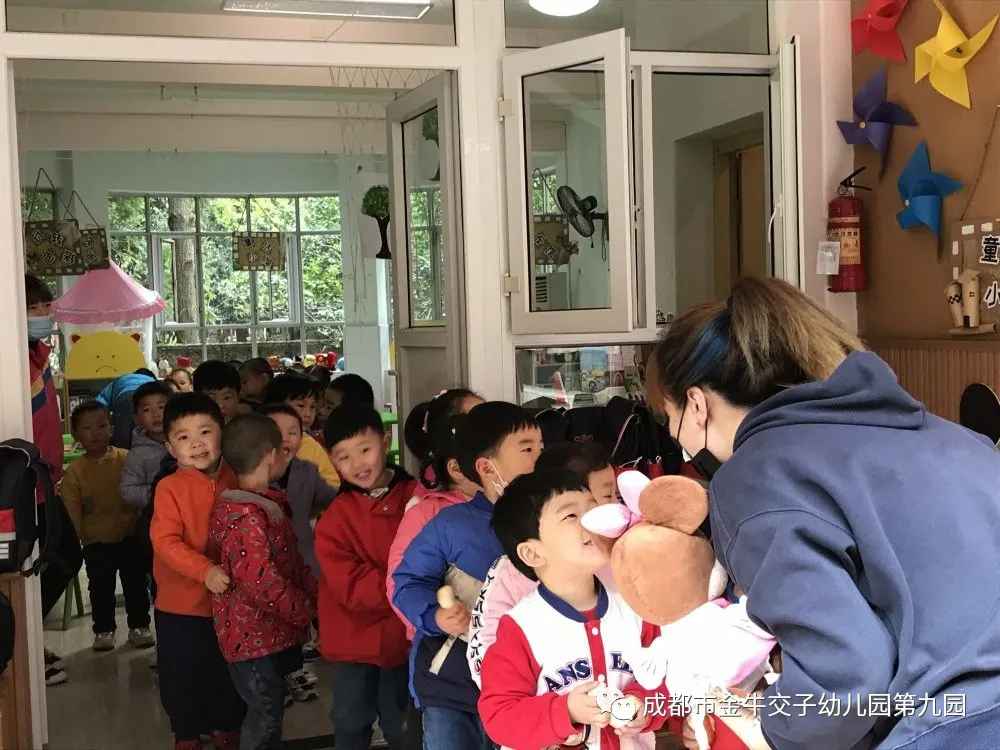 交子九园 防暴防拐演练 交子宝贝在行动